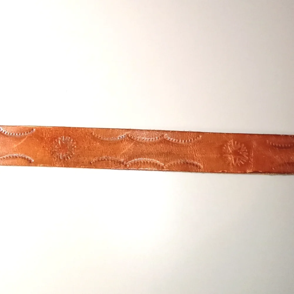 Vintage Hand Crafted Tan Western Tooled Leather Name "Mary" Women's Belt Size 32 - Picture 6 of 13